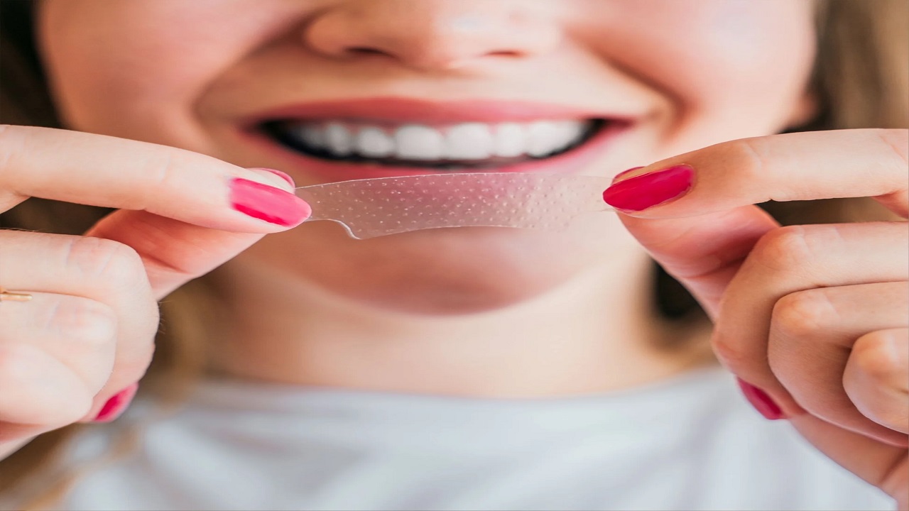 Extra Benefits that Coconut Oil Teeth Whitening Strips May Come With